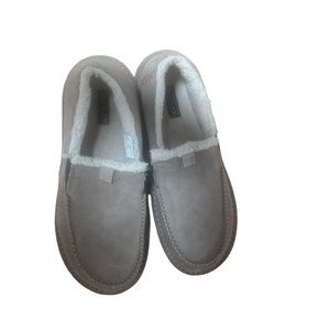 CROCS Suede and Shearling Slippers Size 11